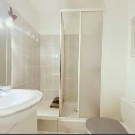 Studio Le Pharo, Plage, Piscine, Centre Port Appartement